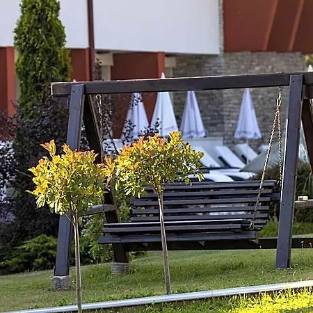 Paradise فندق Dorkovo